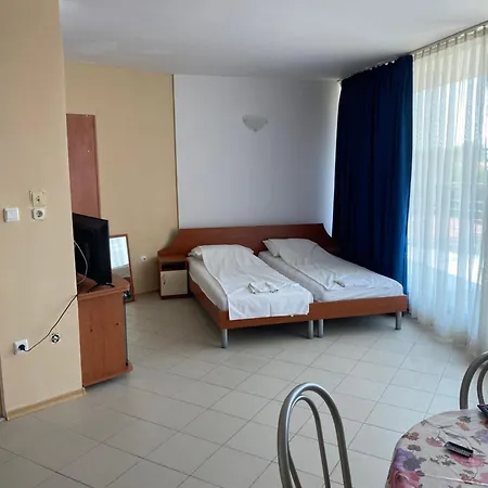 Apartamento голямо и просторно студио