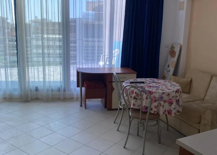 голямо и просторно студио * Σάνι Μπιτς