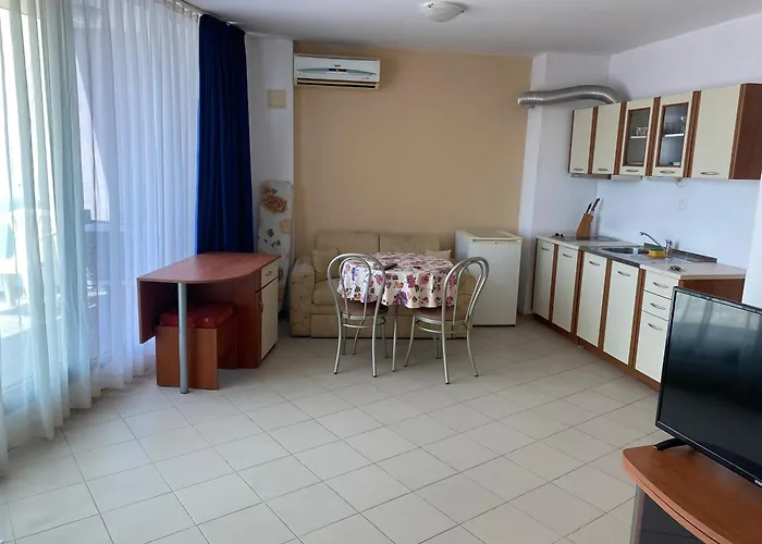 Apartament голямо и просторно студио Słoneczny Brzeg